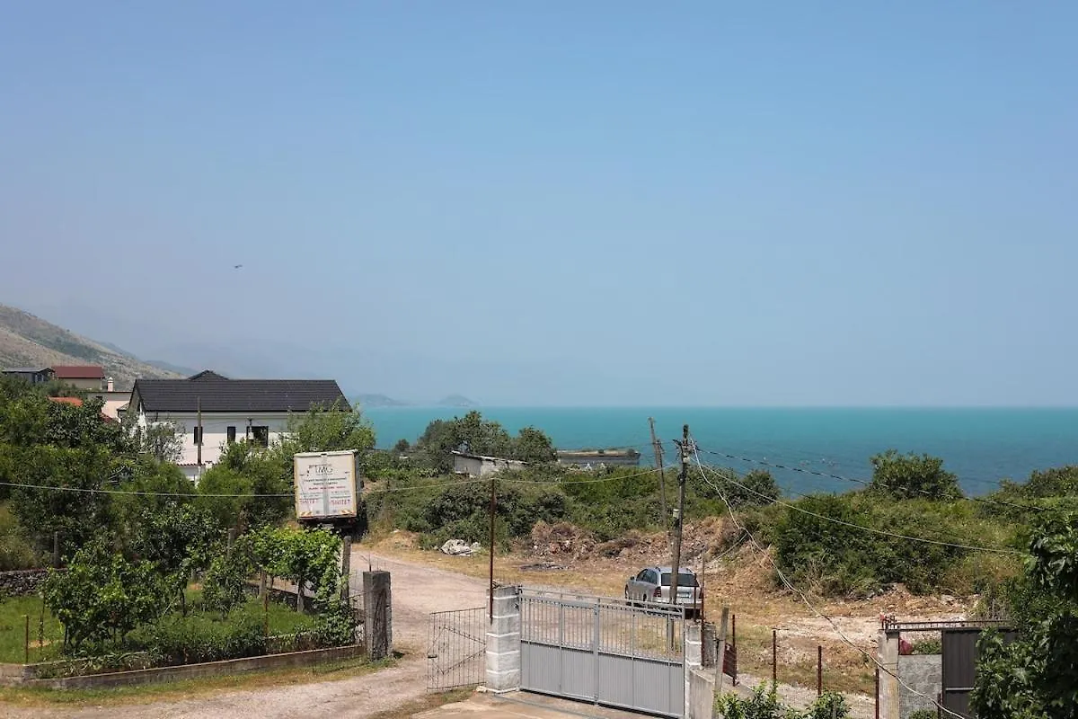Era E Liqenit Villa Shkodër 0*,